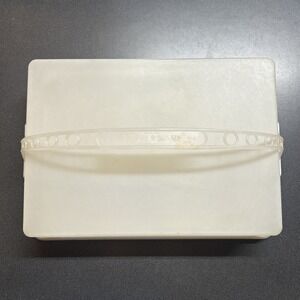 Tupperware Cake Carrier‎
